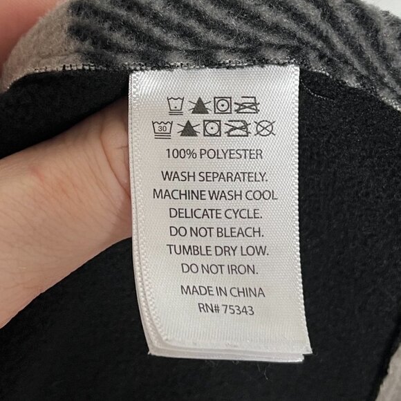 Rachel Roy Women's Fleece Cape Poncho One Size Black Plaid Hooded Open Jacket - Picture 6 of 6